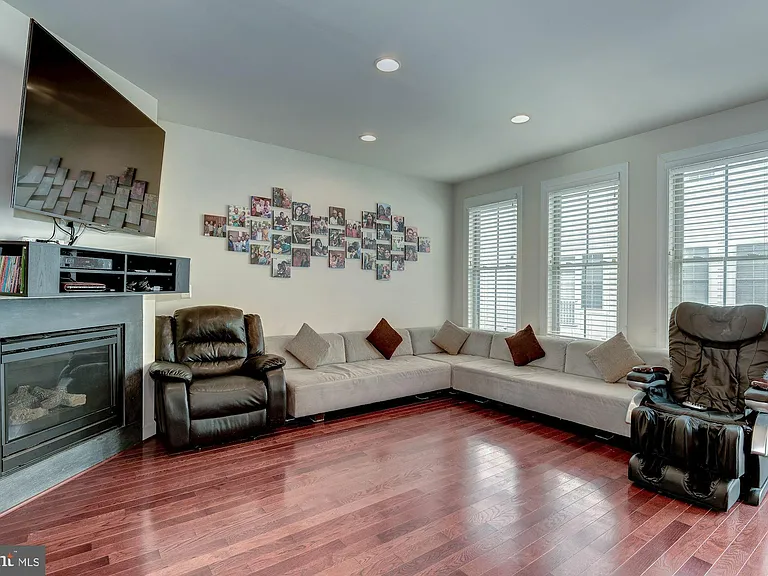 3309 Kemper Rd — Photo 20