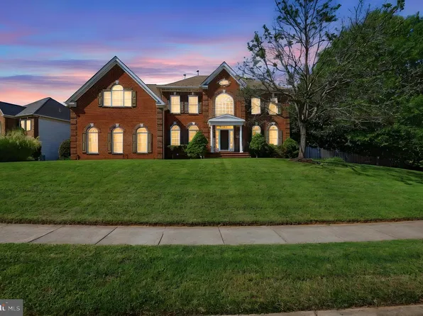 2402 Stryker Ave, Vienna, VA 22181
