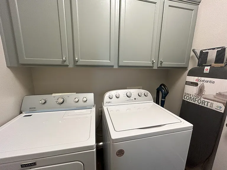 Laundry center