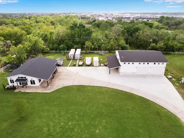 17810 County Road 125, Pearland, TX 77581