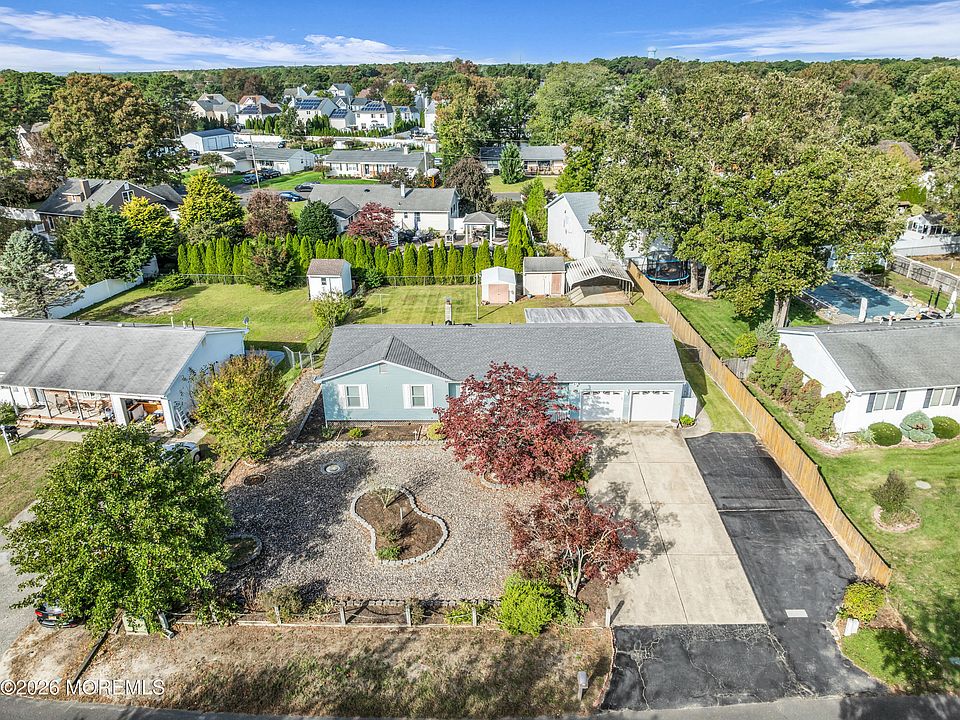 1st image of 319 Savannah Road