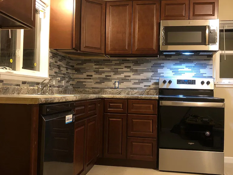 26621 Couzens Ave — Photo 2