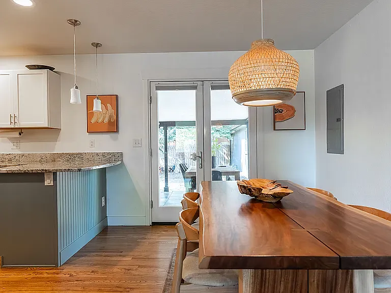 6 bed, 2700 sqft, $5,500 — Photo 4