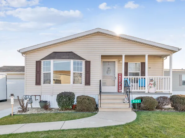 832 Long Oak Rd, Manteno, IL 60950