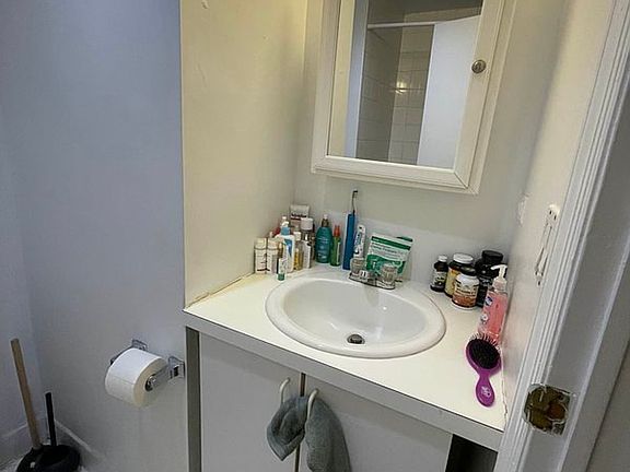 5th image of 334 E 65th St #1