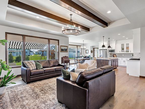 3rd image of 1636 Drusillas Way