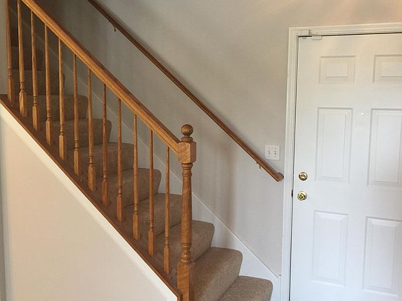 4th image of 624 Blackstone Ct