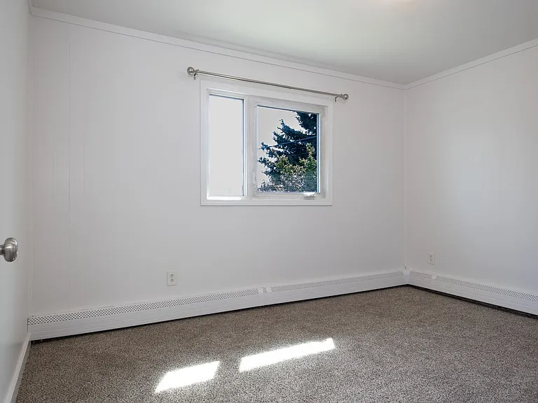 248 Bentley Dr — Photo 5