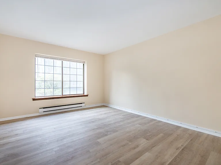 1006 Bryan Ct — Photo 11