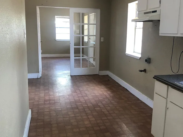 1716 Iturbide St — Photo 8