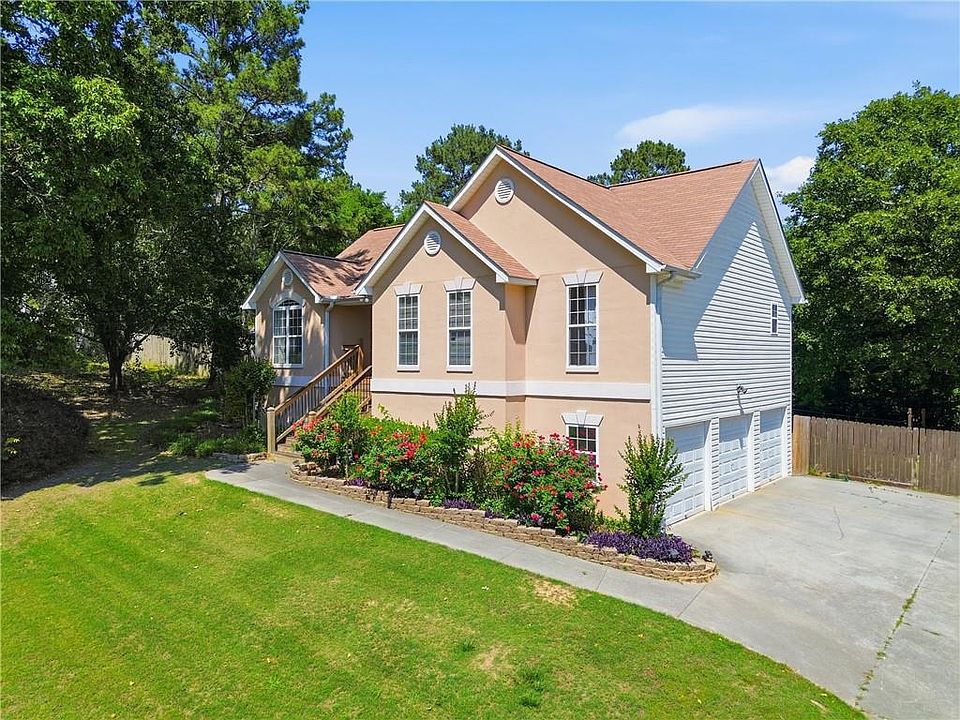 1st image of 137 Orchard Way SE