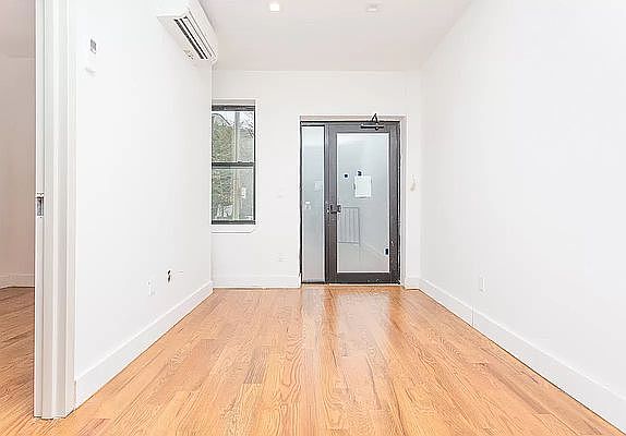 2nd image of 1068 Putnam Ave #1E