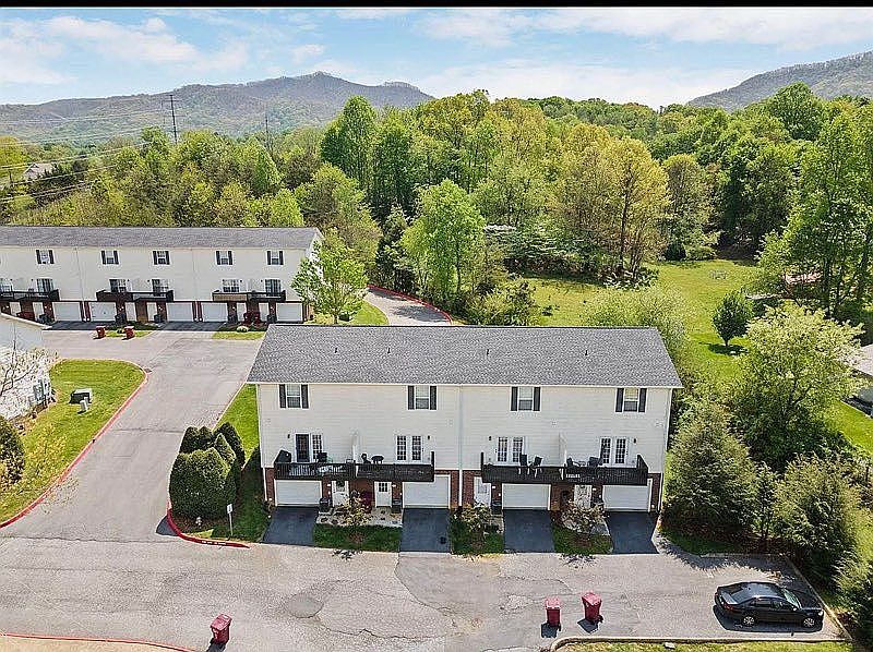 1st image of 2201 Cherokee Rd APT 11