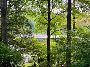 37 Chalburn Rd, Redding, CT 06896