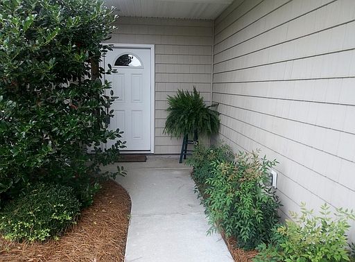 2nd image of 42 Forest Oaks Dr