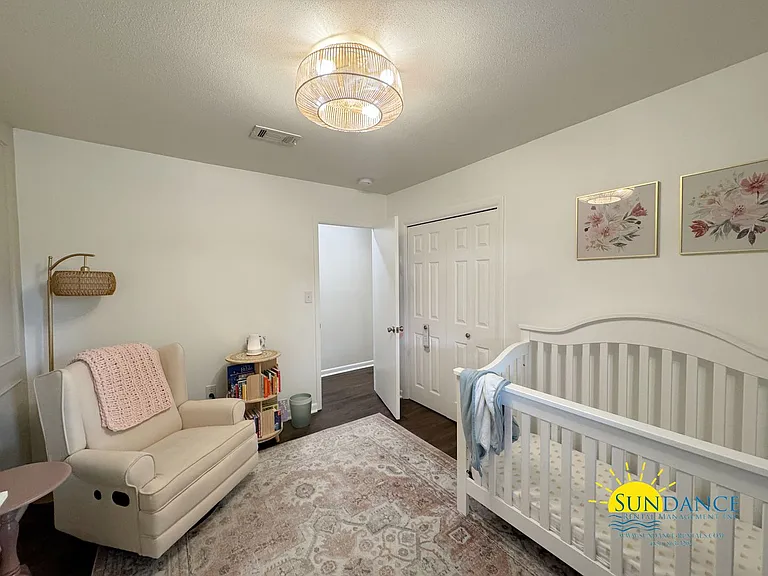 606 Camborne Ave NE — Photo 18