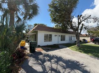 82 Lariat Cir, Boca Raton, FL 33487