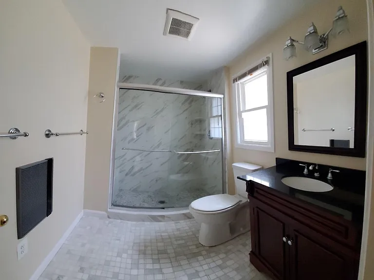 1605 N Stafford St — Photo 10