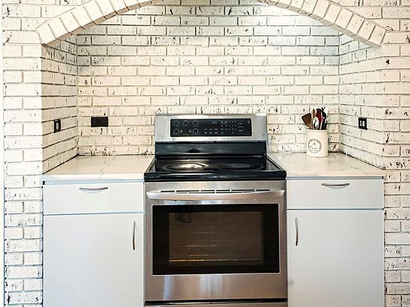 2nd image of 1772 Williamsburg Dr