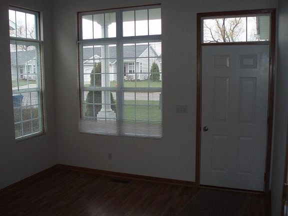 3rd image of 9671 Boone Ct