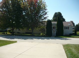 5643 Irving Blvd, Machesney Park, IL 61115