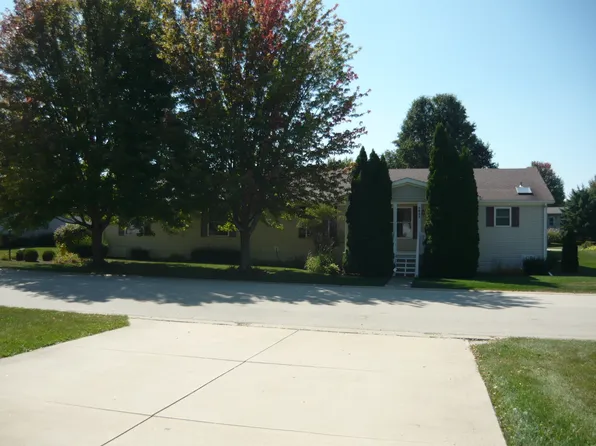 5643 Irving Blvd, Machesney Park, IL 61115