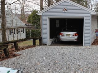 67 Bearfort Rd, West Milford, NJ 07480