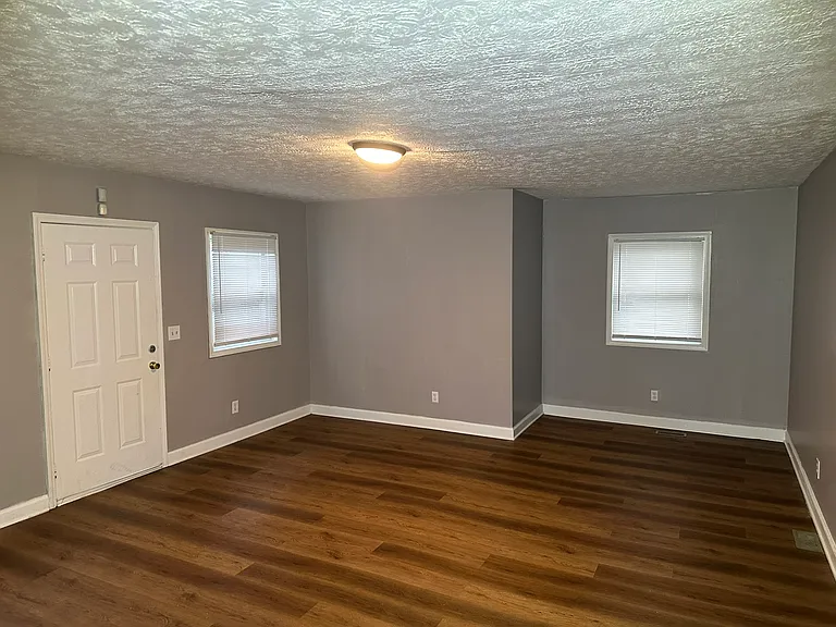 4005 E 31st St — Photo 34