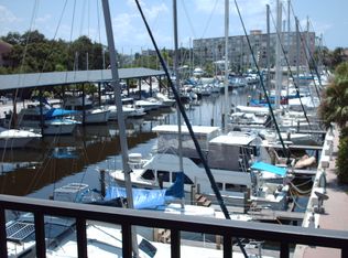 1750 Harbor Pl S APT 201, South Pasadena, FL 33707
