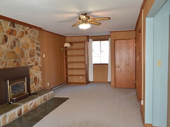 Family room, gas fireplace