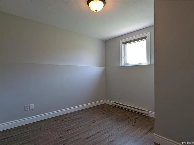 47 Myriam Cres — Photo 6