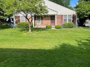7756 Lake Ridge Dr, Waterford, MI 48327