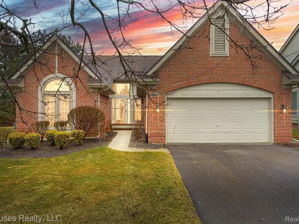 30683 Tanglewood Trl, Farmington, MI 48331