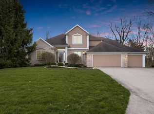 10116 Silver Lake Ct, Fort Wayne, IN 46825