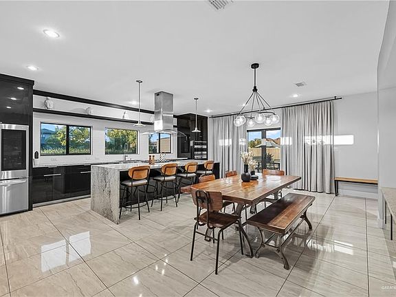2nd image of 14109 El Caribe Cir S