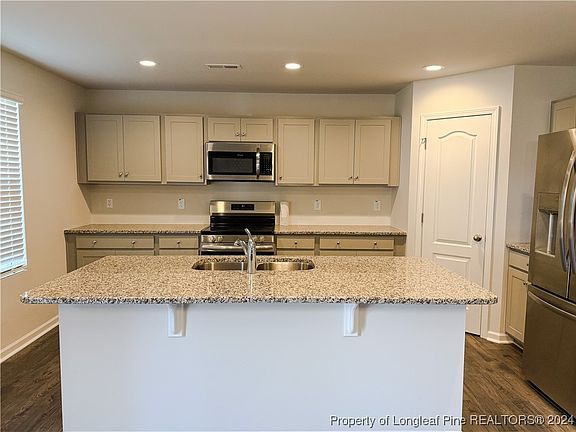 5th image of 144 Lambourn Ln