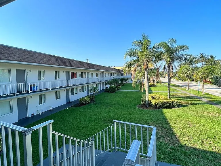 1200 S Broadway Lantana, FL 33462 — Photo 14
