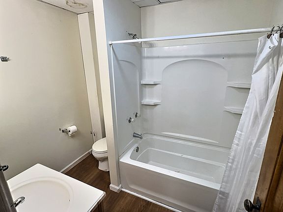 4th image of 68 Groton Ave #1