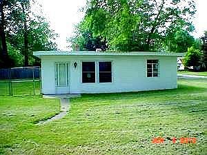 1st image of 300 Lincoln Dr