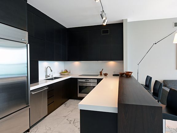 2nd image of 2020 N Bayshore Dr APT 1007