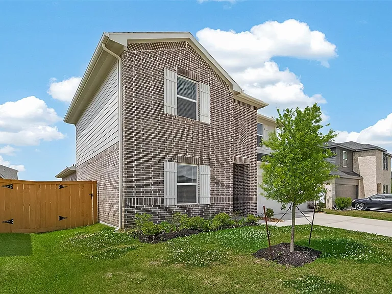 6107 Ginevra Summers Dr — Photo 2
