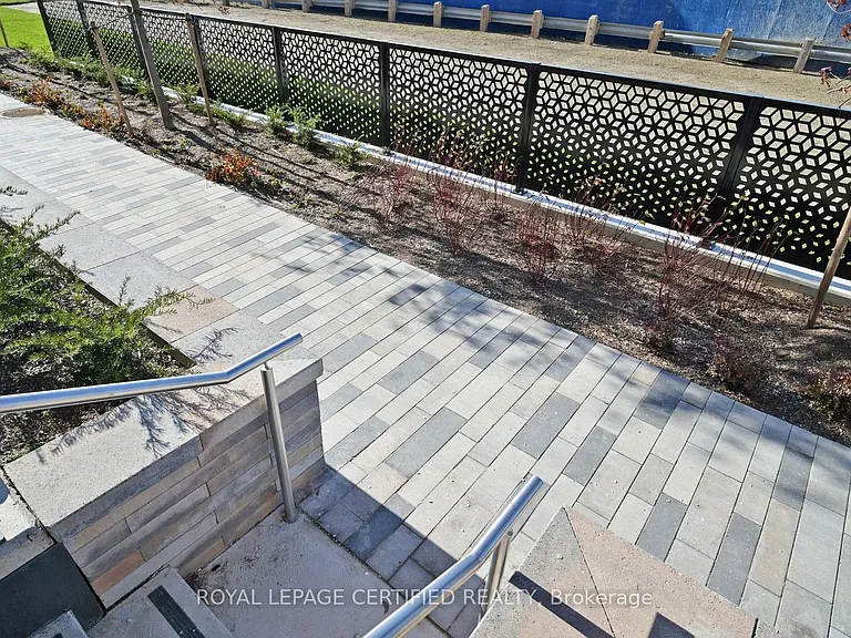 2495 Eglinton Ave W #205 — Photo 37