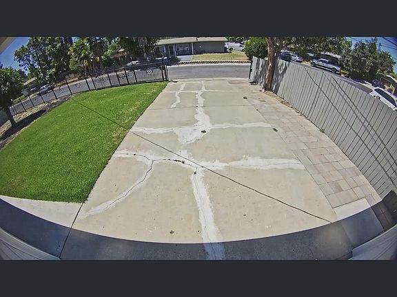 Park like size front yard