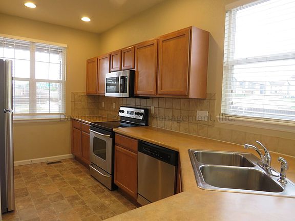 3rd image of 7641 Autumn Knoll Dr