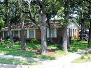 402 Little John Dr, Irving, TX 75061