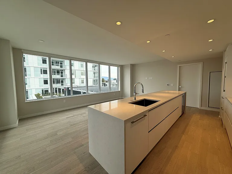 1202 W 42nd Ave #1202 — Photo 7