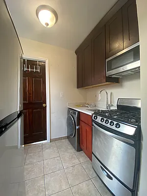 Rented by Oxford Property Group | media 37