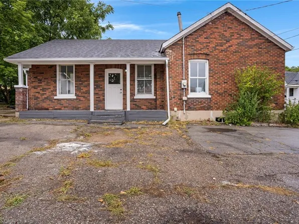 32 Niagara St, Brantford, ON N3R 4E2