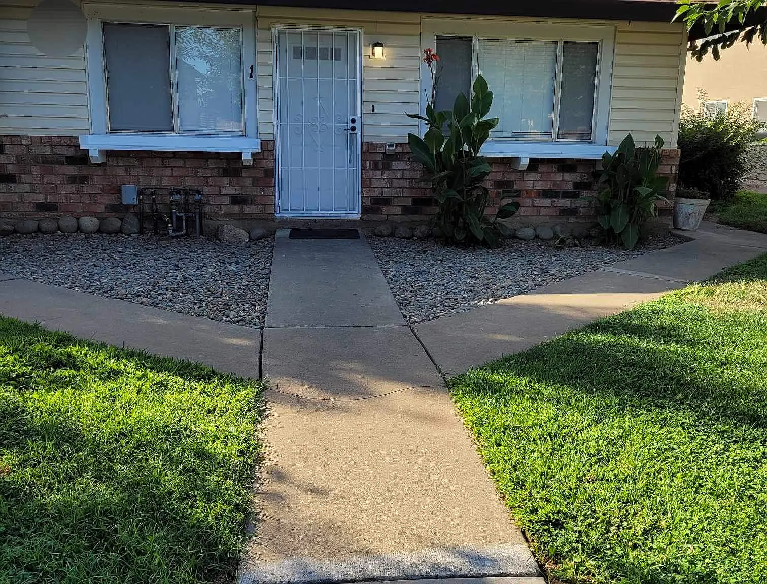 9024 Montoya St — Photo 1
