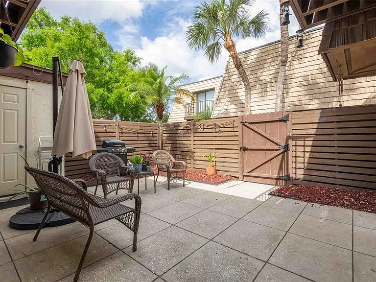15307 W Pond Woods Dr #301 — Photo 4